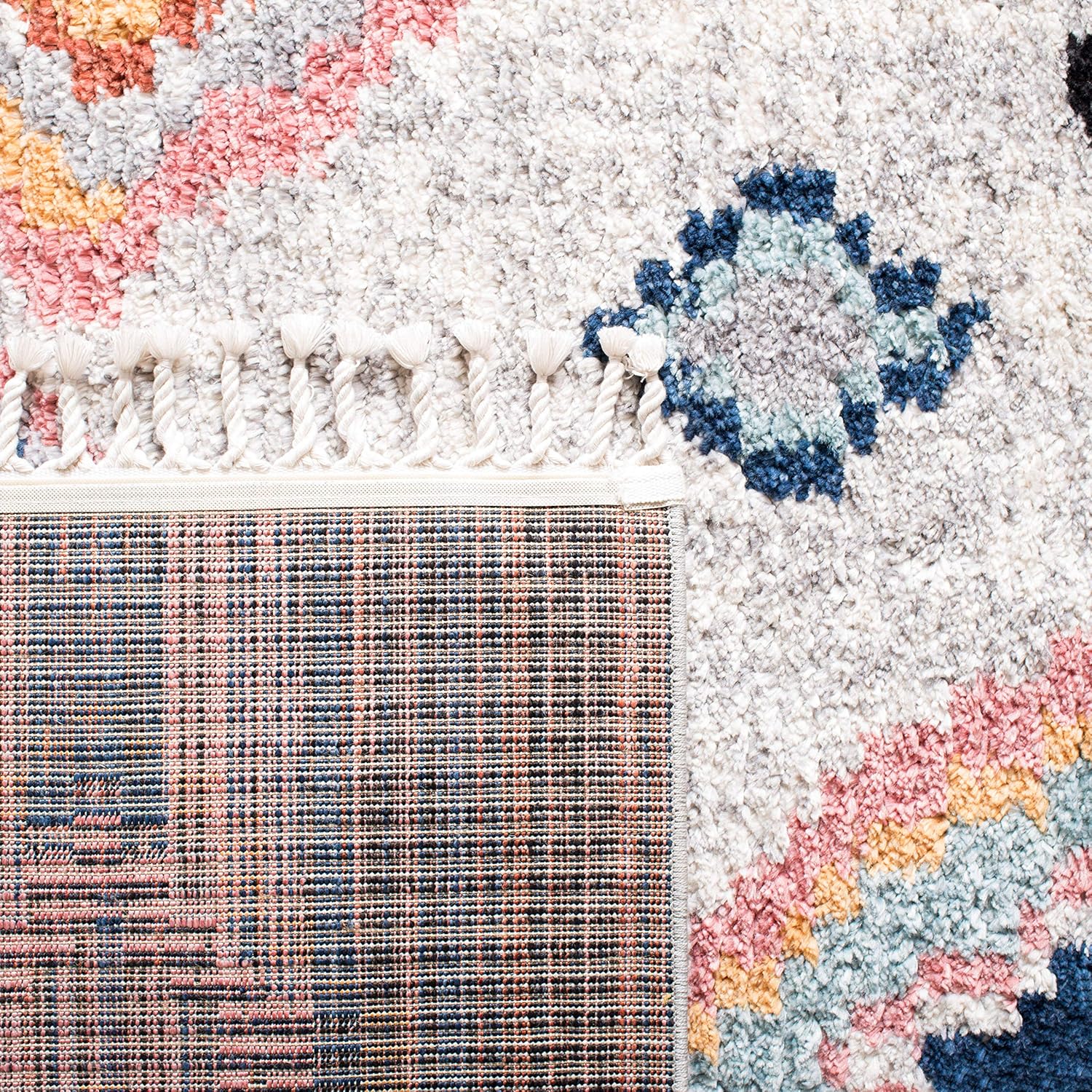 SAFAVIEH Morocco Collection – Alfombra decorativa de 4 x 6 pies, color marfil y multicolor, diseño tribal bohemio marroquí, no desprende pelusa y de