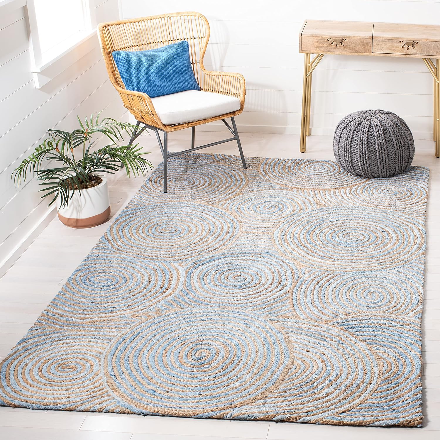 SAFAVIEH Cape Cod Collection CAP602A – Alfombra trenzada de yute estilo bohemio hecho a mano, 4 x 6 pies, color natural y azul