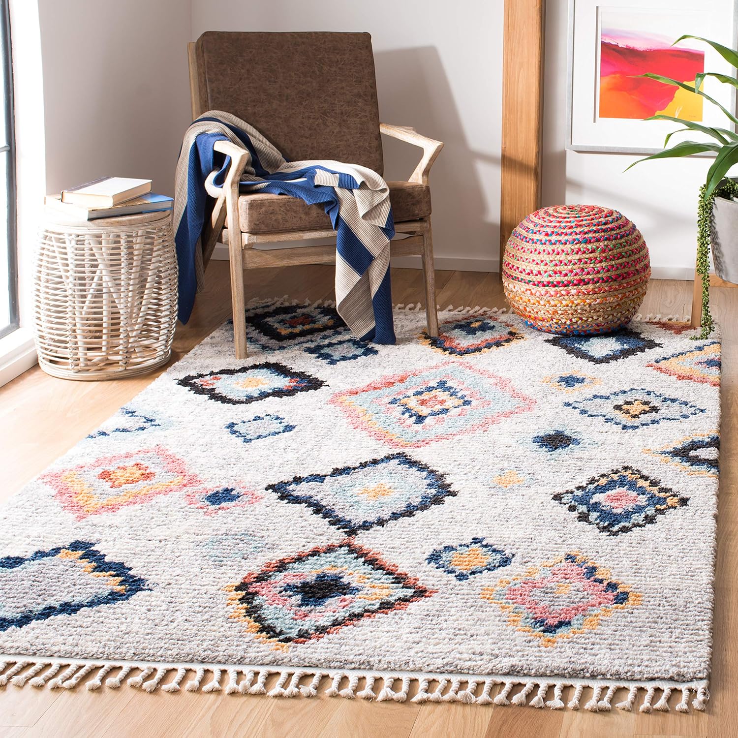 SAFAVIEH Morocco Collection – Alfombra decorativa de 4 x 6 pies, color marfil y multicolor, diseño tribal bohemio marroquí, no desprende pelusa y de