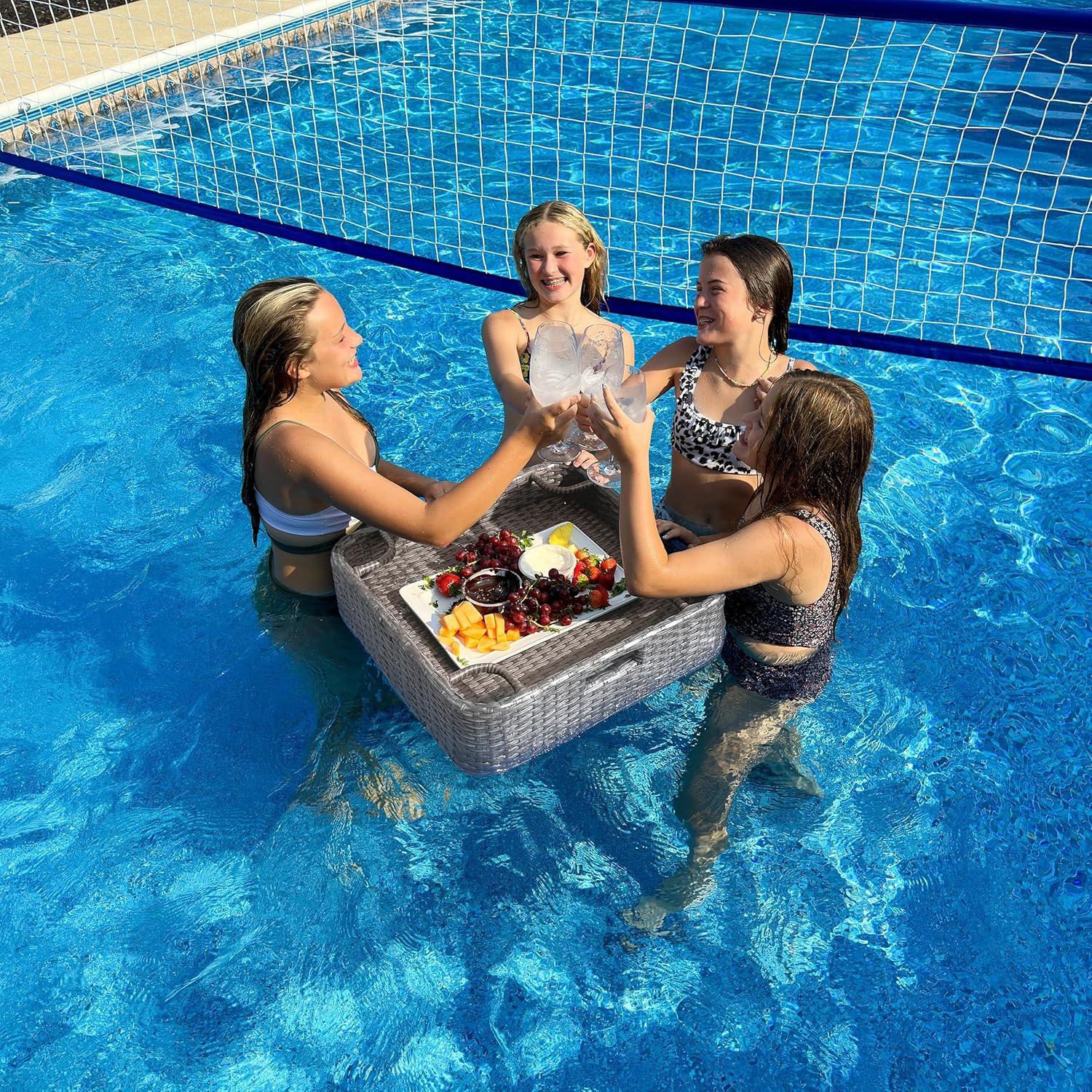 Sunjoy Bandeja flotante de mimbre de 24 x 24 pulgadas. Bandeja de piscina con marco de aluminio, bandeja flotante para servir bebidas, aperitivos y
