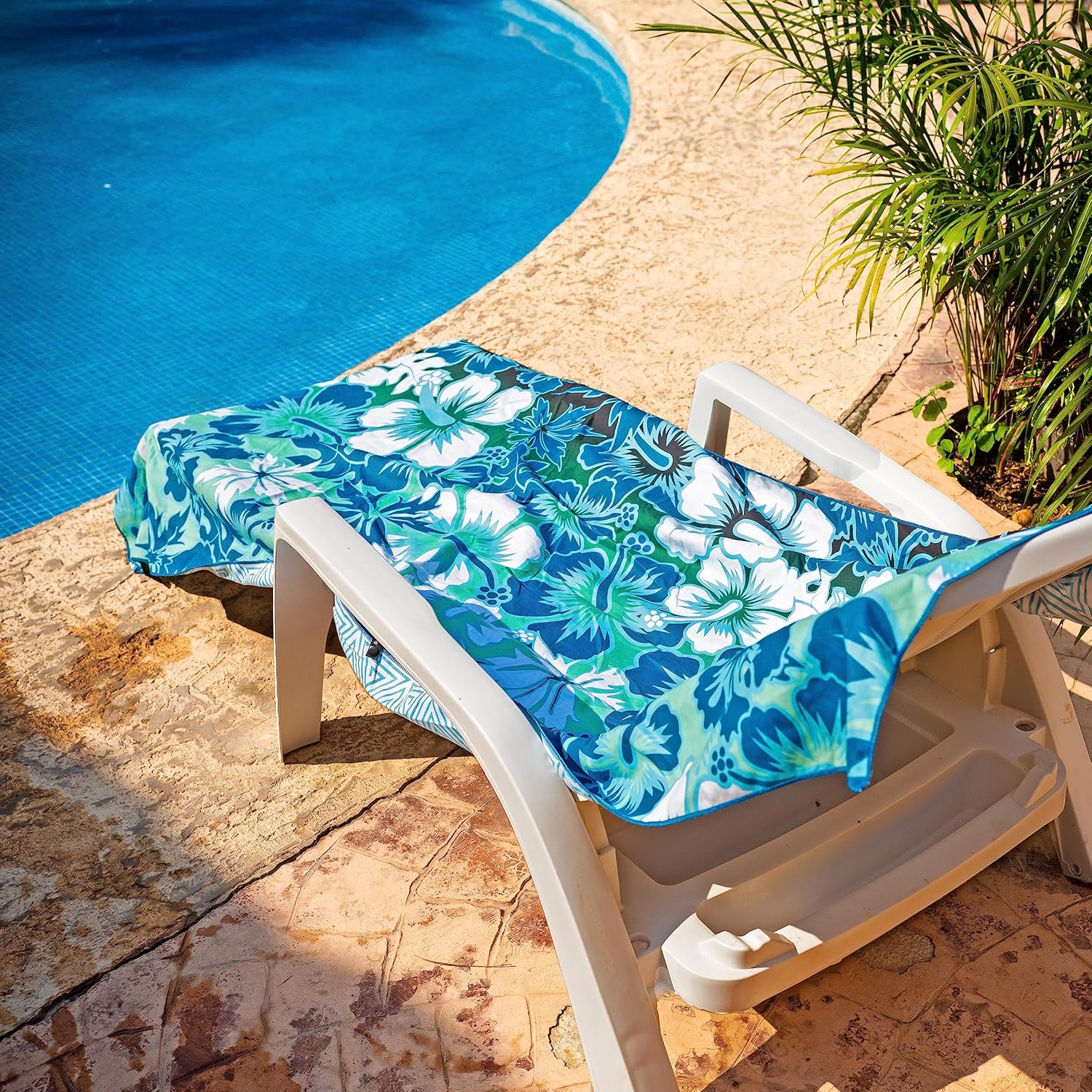 Elite Trend Toalla de playa XL, secado rápido, repele la arena, 78 x 35 pulgadas, bolsa, compacta, suave y ligera, de microfibra, para nadar,
