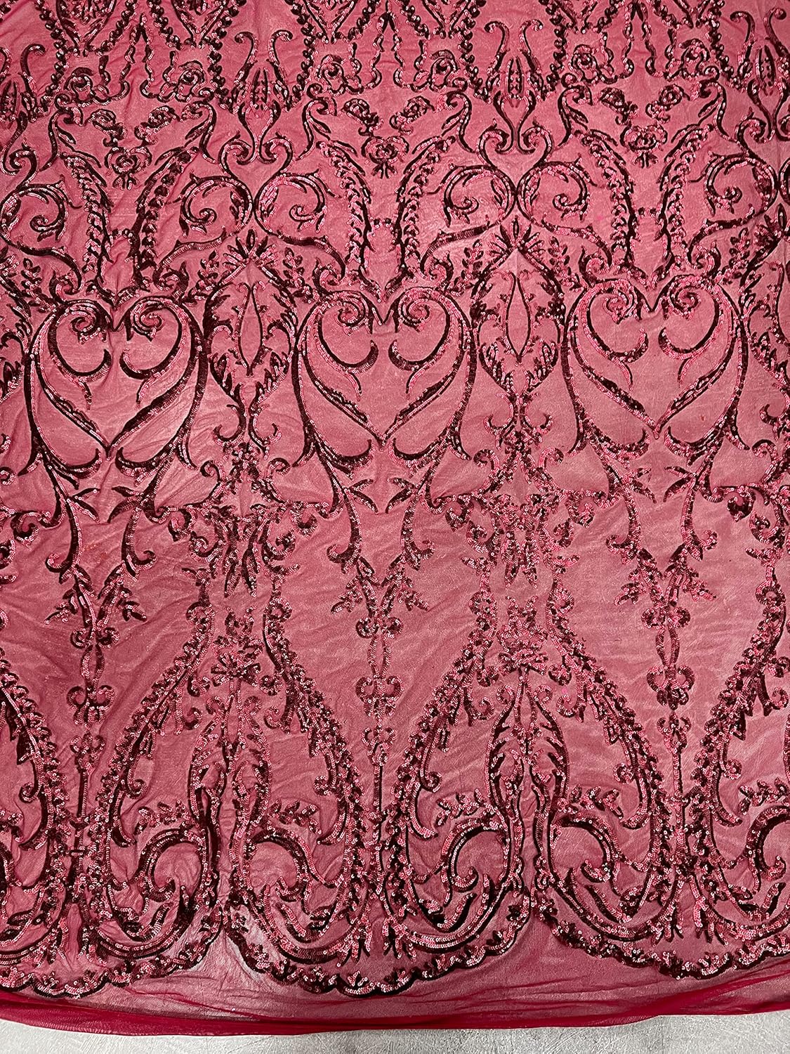 Esmeralda – 10102 – Lentejuelas en tela de encaje de malla color borgoña