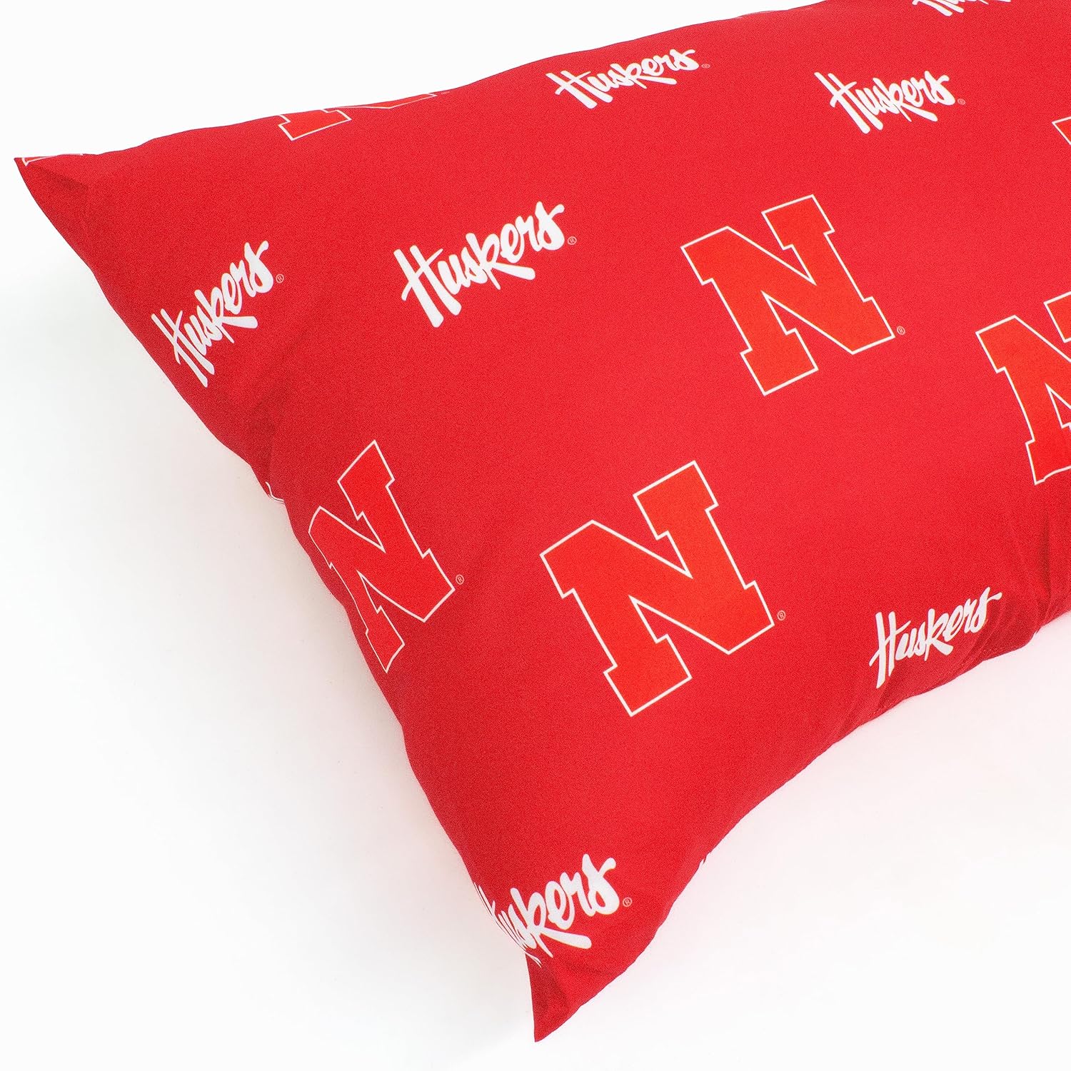 College Covers Everything Comfy Nebraska Cornhuskers – Funda de almohada, 20 x 60 pulgadas, incluye 1 funda de almohada