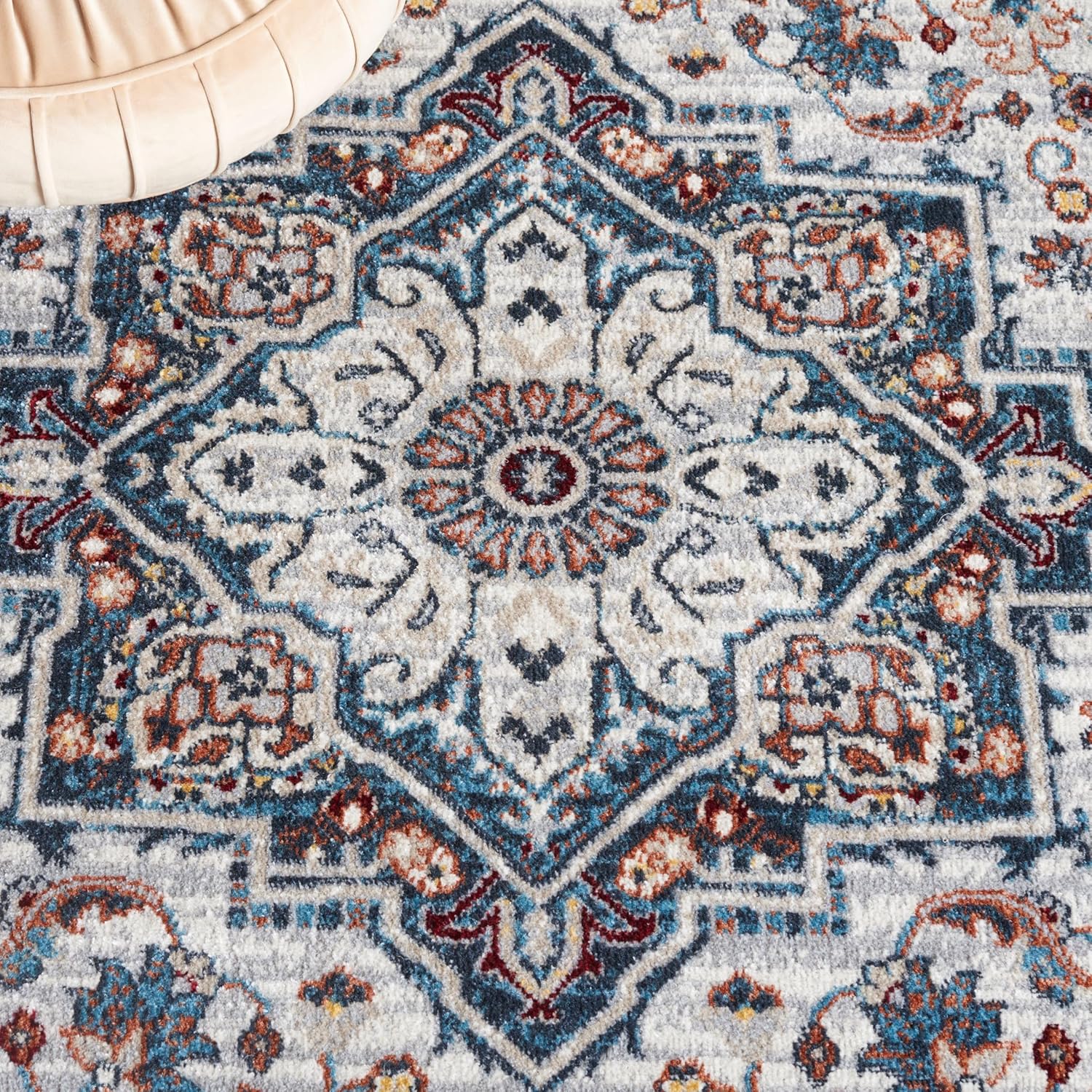 SAFAVIEH Bayside Collection – Alfombra de área, 5.3 x 7.6 pies, color azul y gris, diseño oriental tradicional, no desprende pelusa y de fácil