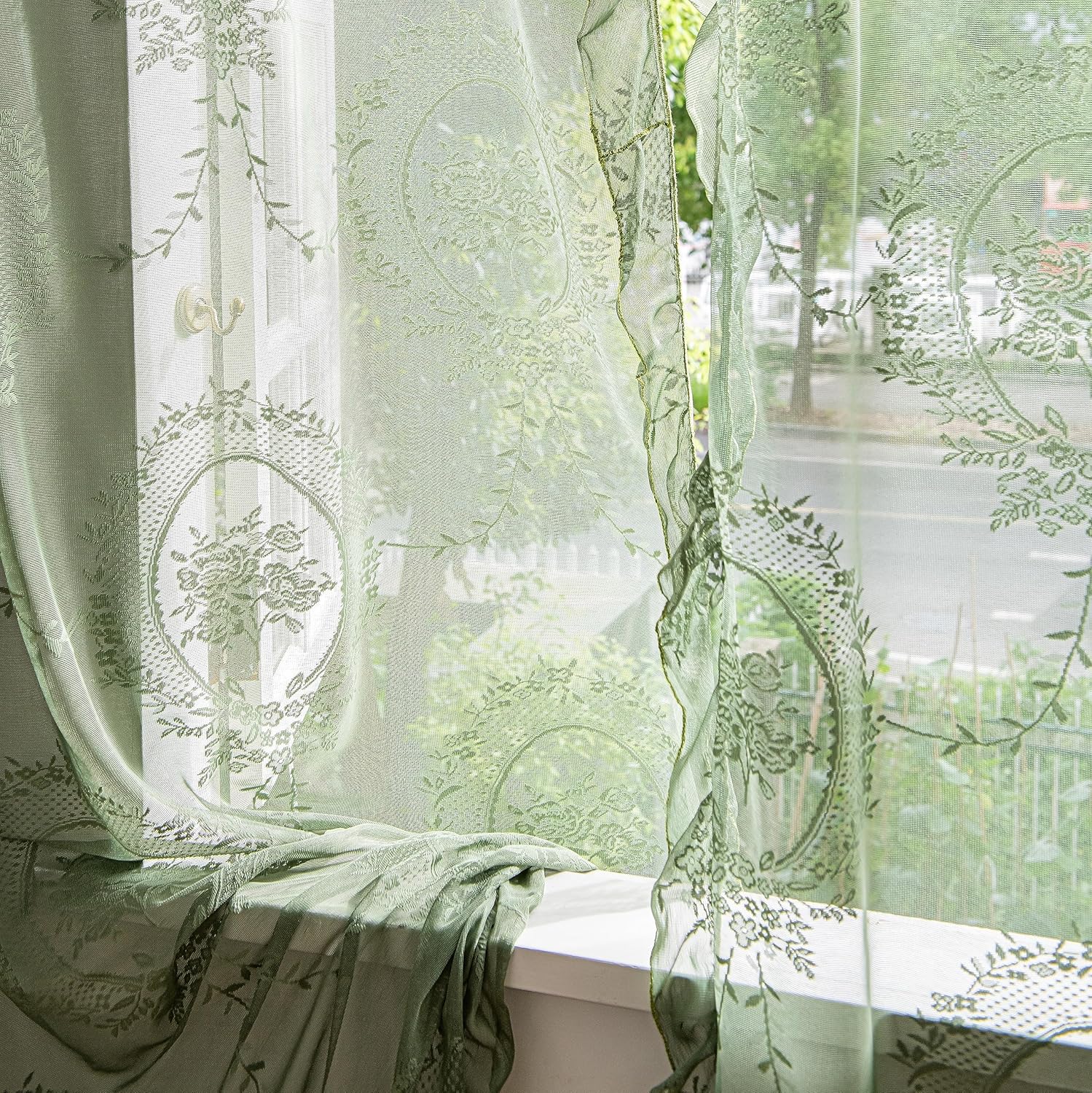 Sutuo Home Juego de 2 cortinas de encaje verde oliva de 84 pulgadas de largo, paneles transparentes con bordado floral rosa con volantes, par de