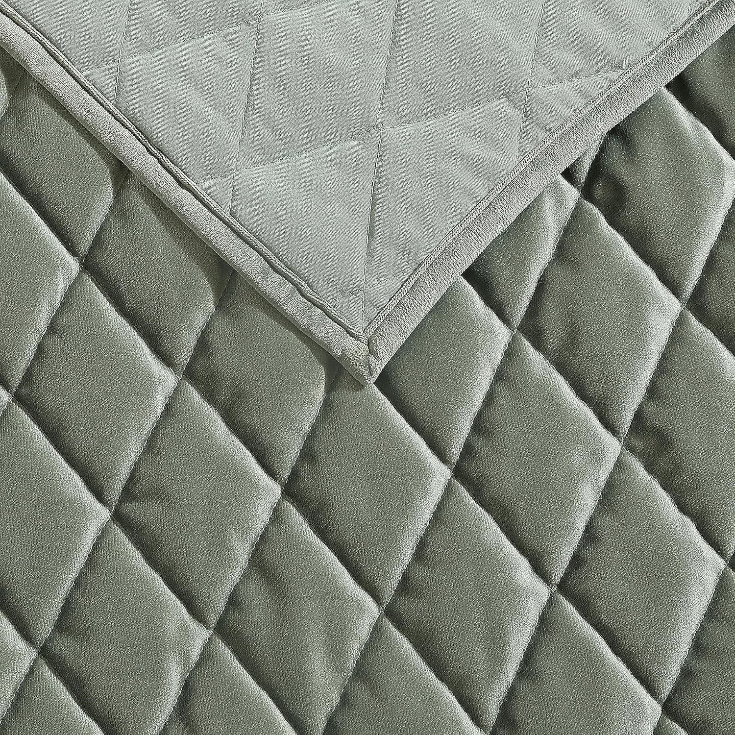 Laura Ashley – Juego de edredón King, ropa de cama reversible de terciopelo sólido, decoración del hogar para todas las estaciones con fundas y