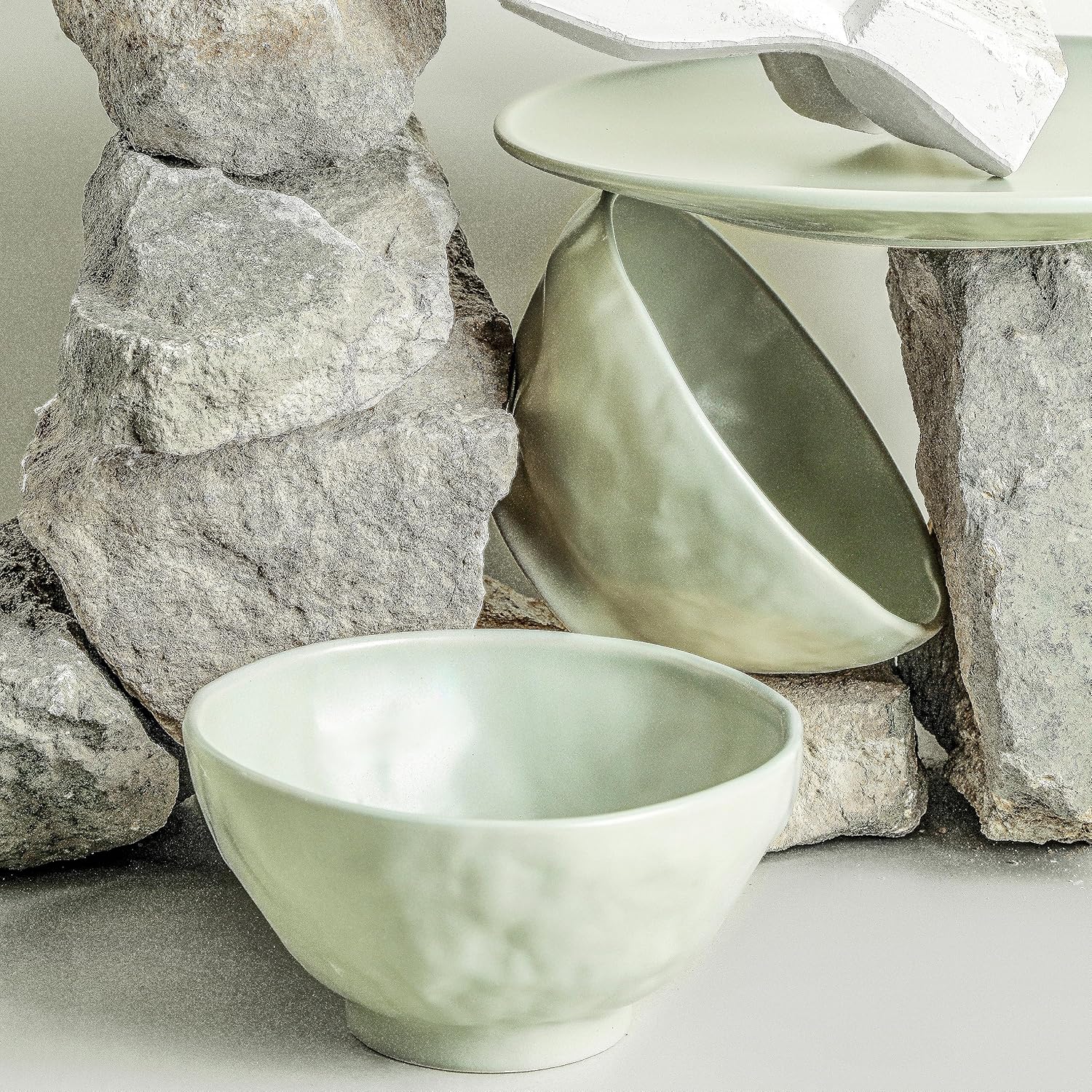 Stone by Mercer Project Nendo – Juego de vajilla de cerámica, 16 piezas, servicio para 4, color gris salvia