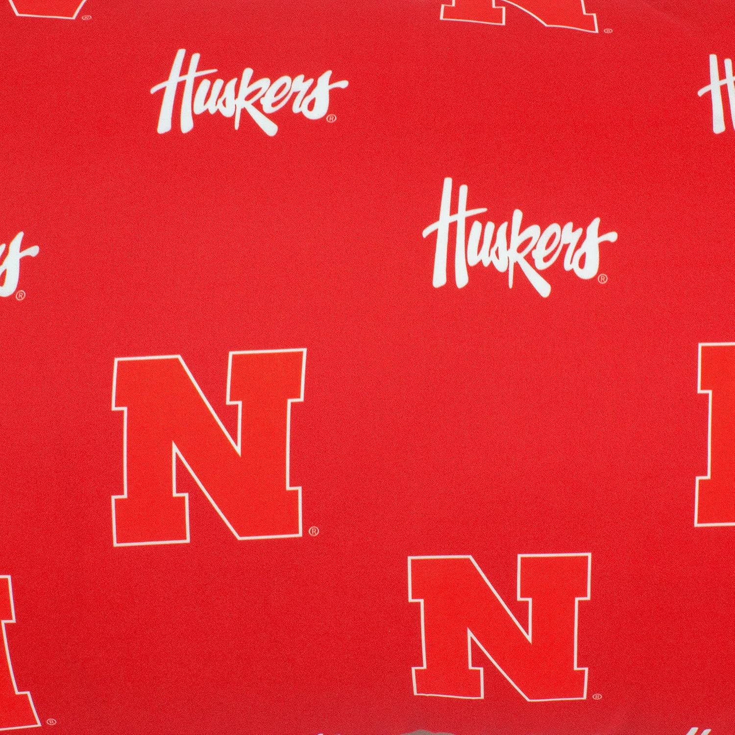 College Covers Everything Comfy Nebraska Cornhuskers – Funda de almohada, 20 x 60 pulgadas, incluye 1 funda de almohada