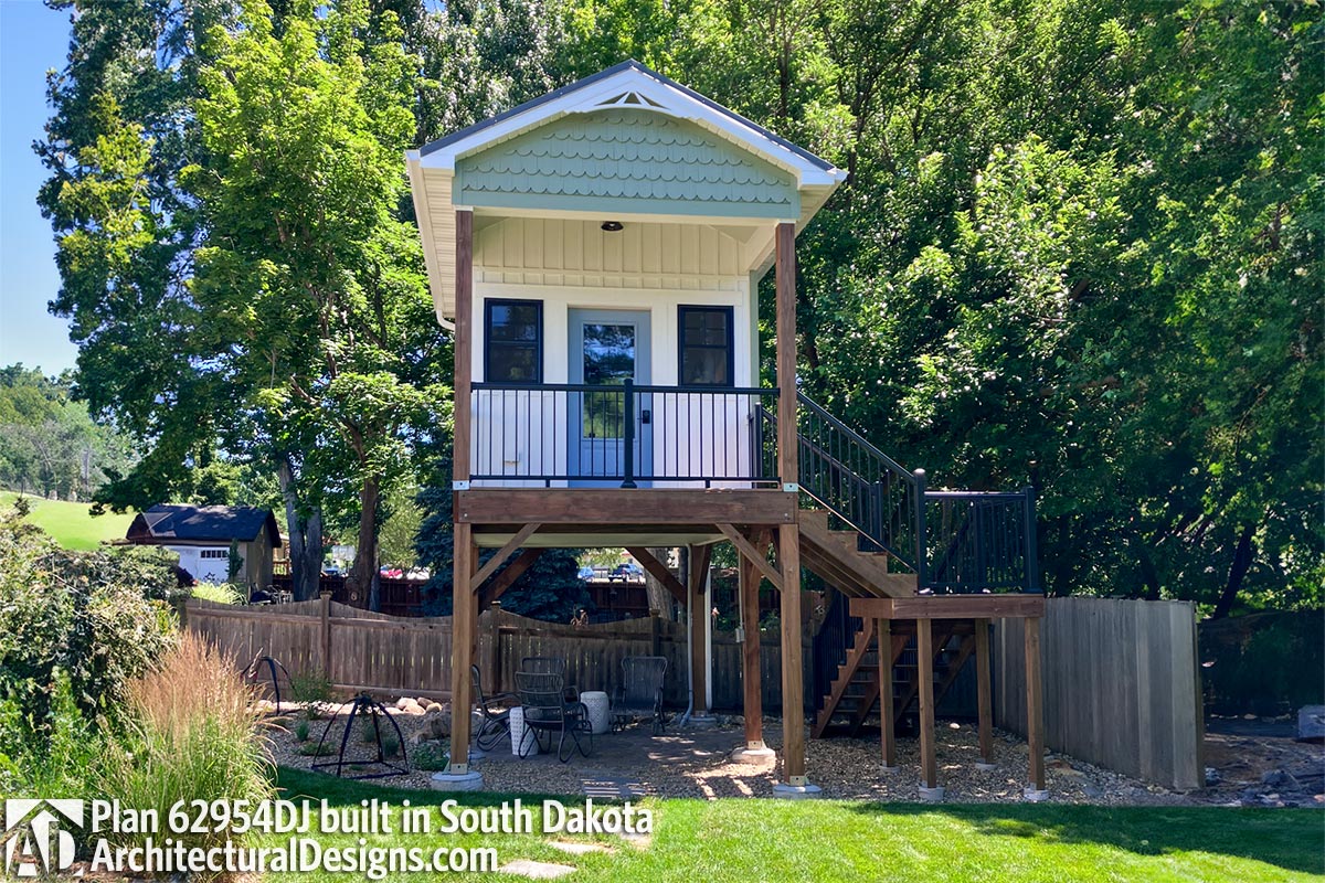 Backyard Office or Playhouse Plan 62594DJ Comes to Life in South Dakota Backyard Office or Playhouse Plan 62594DJ Comes to Life in South Dakota