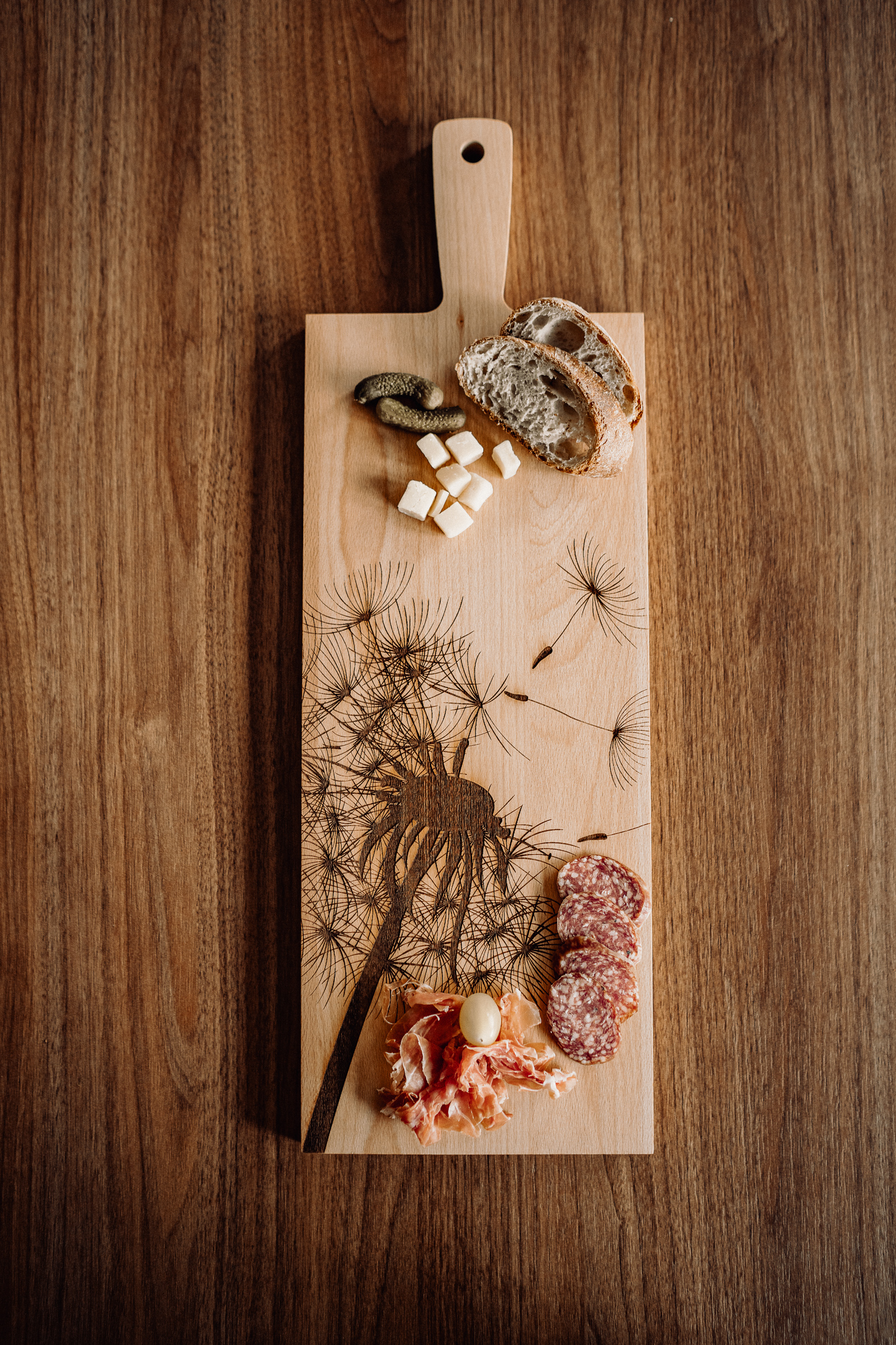 Holzbrett “Pusteblume Zoom”, 60x20x2 cm, Buche