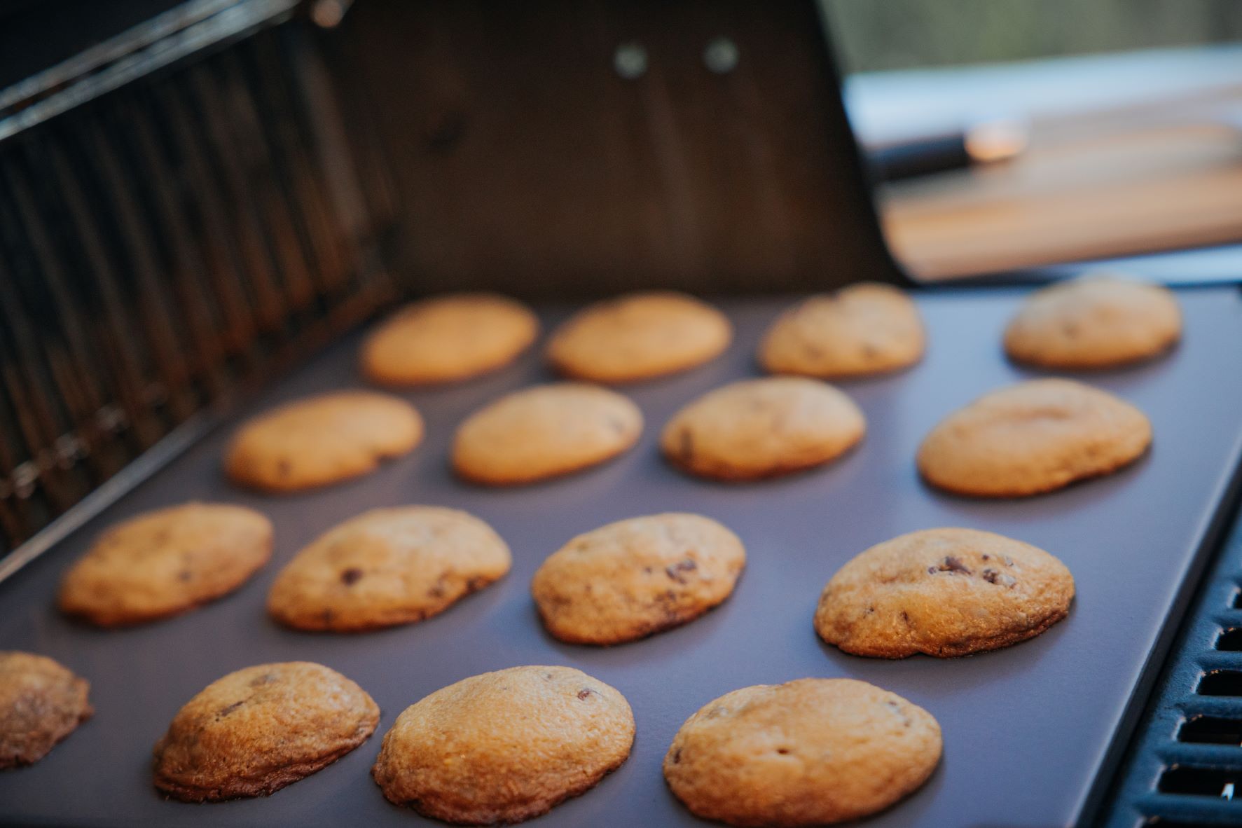 Weber CRAFTED Glasierter Grillstein / Pizzastein