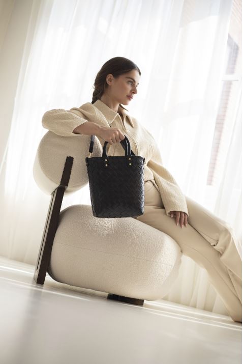 HANDED BY Handtasche Little Grace schwarz