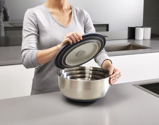 Joseph Joseph Edelstahlschüsseln 4er-Set mit Deckeln Nest Steel