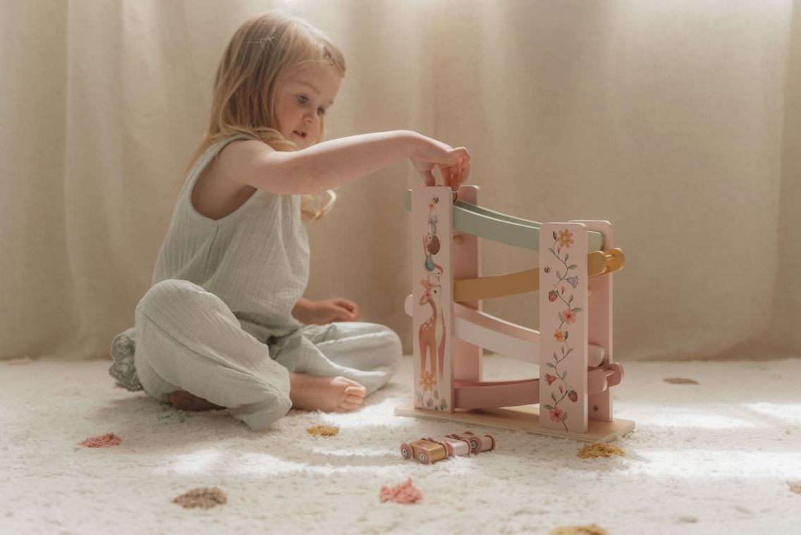 Little Dutch Holz Rennbahn rosa Fairy Garden inklusive 4 Autos mit Beschriftung