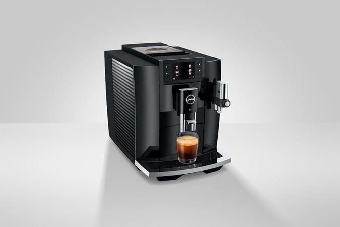 Jura Kaffeevollautomat E8 Piano Black (SC) 15589 inklusive Starterpaket Zemp AG*