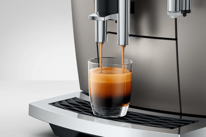 Jura Kaffeevollautomat E8 Midnight Silver (SD) 15713 inklusive Starterpaket Zemp AG*