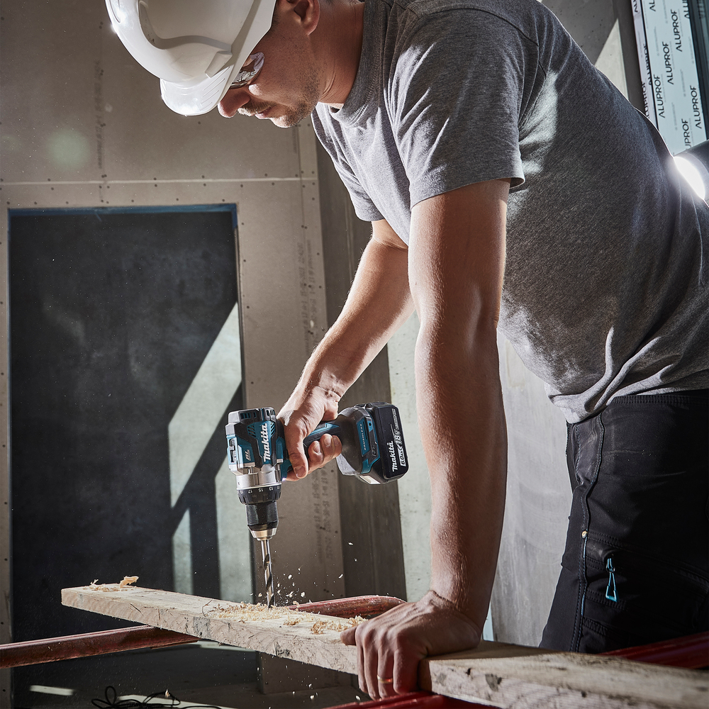 Makita Akku Bohrschrauber 18V, mit 2 x 5.0 Ah Akkus & Ladegerät