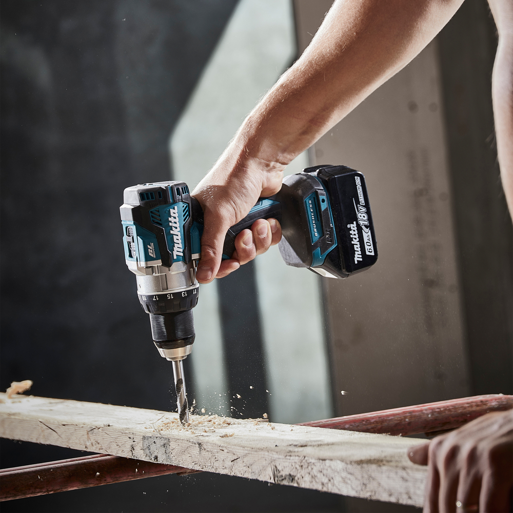 Makita Akku Bohrschrauber 18V, mit 2 x 5.0 Ah Akkus & Ladegerät