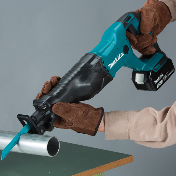 Makita Akku Säbelsäge Li-Ion 18 Volt, ohne Akkus, ohne Ladegerät