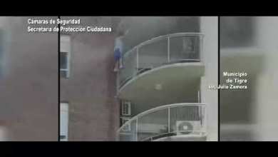Sofocan un incendio en un edificio y rescatan a moradores Sofocan un incendio en un edificio y rescatan a moradores