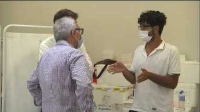 Julio Zamora supervisó el funcionamiento de la posta de vacunación contra el covid Julio Zamora supervisó el funcionamiento de la posta de vacunación contra el covid