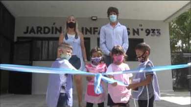 Con alumnitos, Andreotti cortó la cinta del nuevo jardin 933 Con alumnitos, Andreotti cortó la cinta del nuevo jardin 933