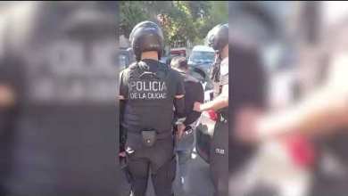 Motociclista vuela por el aire en accidente en El Talar Motociclista vuela por el aire en accidente en El Talar