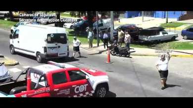 Chocan un auto y una moto en Los Troncos Chocan un auto y una moto en Los Troncos