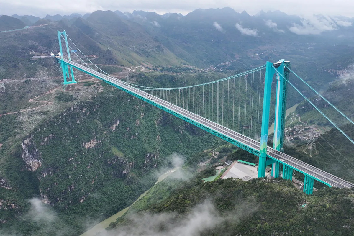 Video shows the world’s largest bridge open in China. See the ‘engineering feat.’ Video shows the world’s largest bridge open in China. See the ‘engineering feat.’