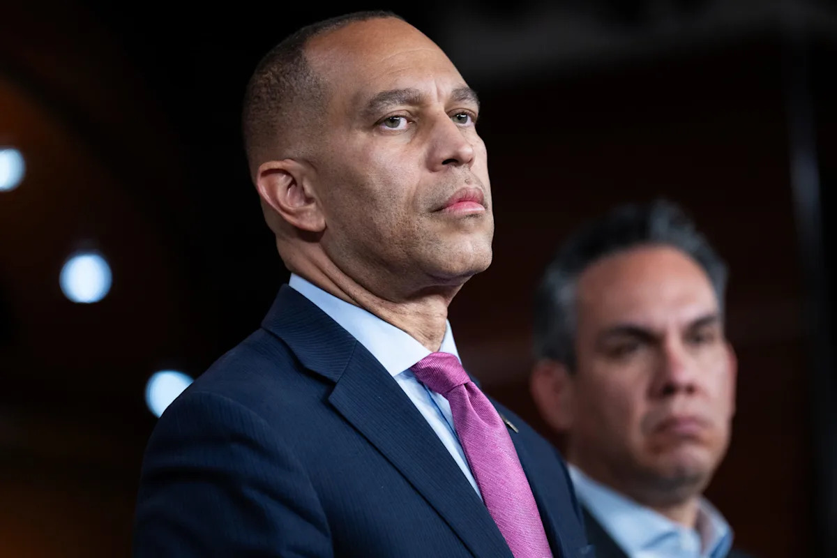 Hakeem Jeffries’ Govt. Shutdown Livestream Receives ‘Just a Few Dozen Viewers’ Hakeem Jeffries’ Govt. Shutdown Livestream Receives ‘Just a Few Dozen Viewers’