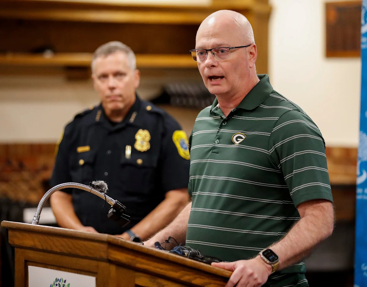 Preble parents, students tell Green Bay School Board they want action taken on school safety Preble parents, students tell Green Bay School Board they want action taken on school safety