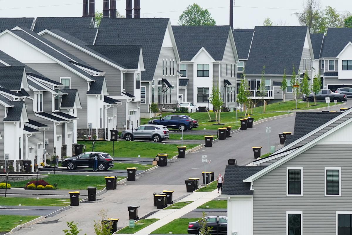 Average rate on a 30-year mortgage falls again, dips to lowest level since early October Average rate on a 30-year mortgage falls again, dips to lowest level since early October