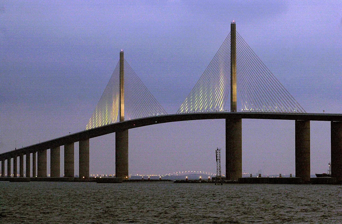 Florida’s famous Skyway Bridge closed after suspicious package prompts bomb squad call Florida’s famous Skyway Bridge closed after suspicious package prompts bomb squad call