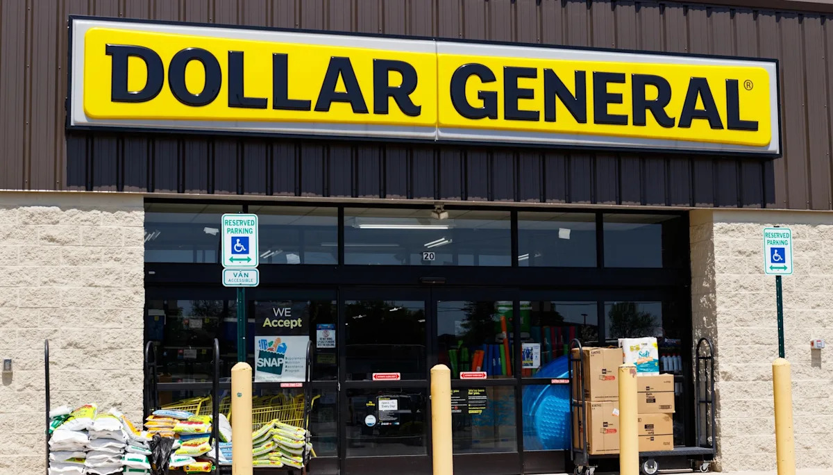 Dollar General shopper captures tense video of unexpected creature making its way through store — here’s what you need to know Dollar General shopper captures tense video of unexpected creature making its way through store — here’s what you need to know