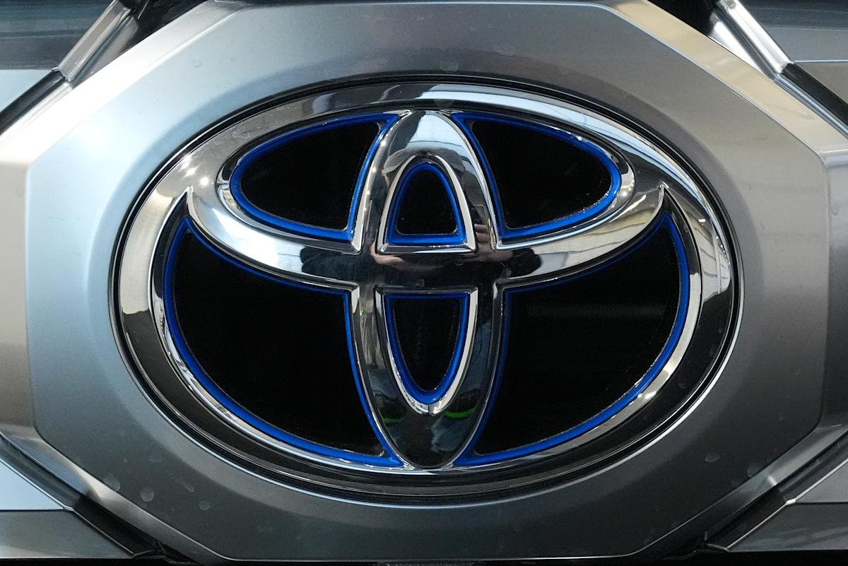 Toyota recalls nearly 400,000 Tundras and Sequoias due to malfunctioning rearview camera Toyota recalls nearly 400,000 Tundras and Sequoias due to malfunctioning rearview camera
