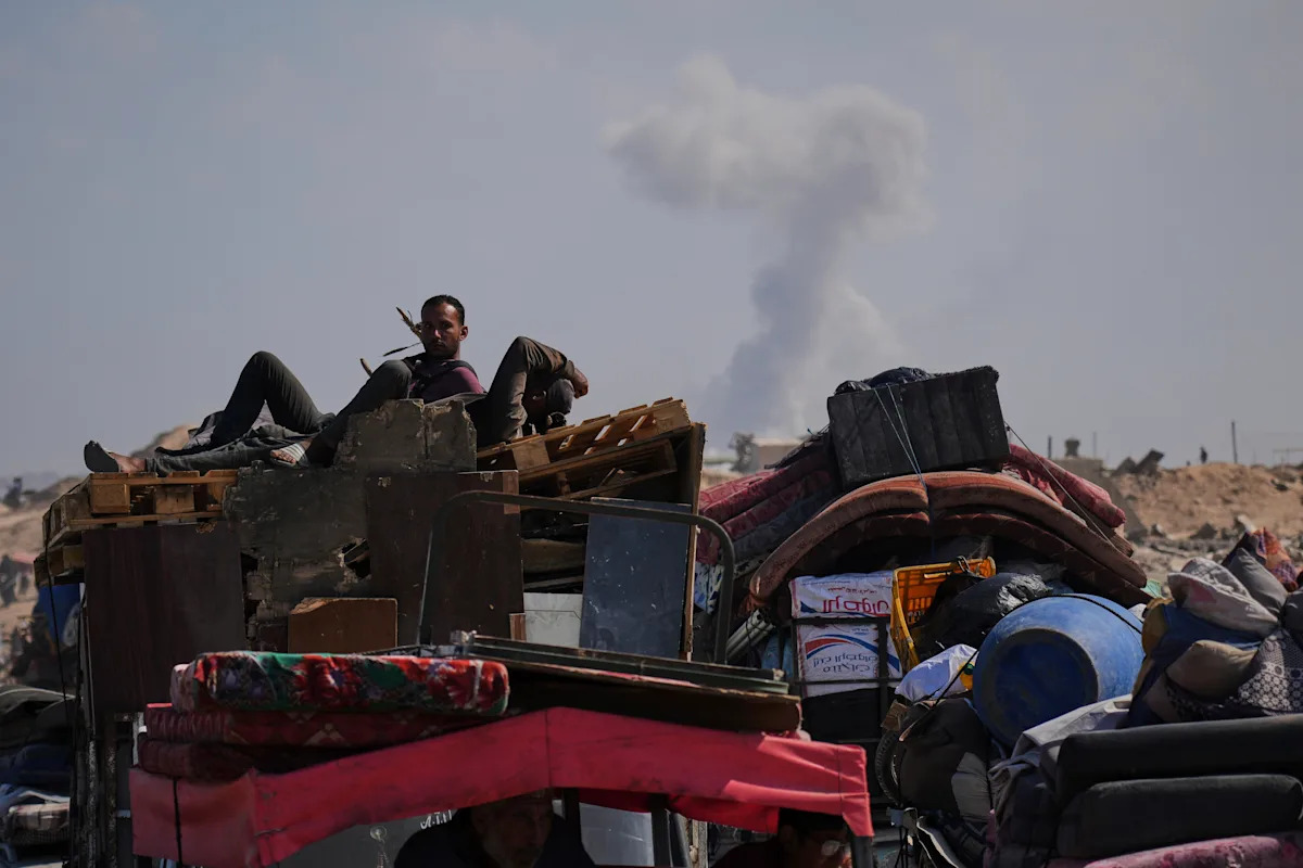 Israel military presses on with its new ground offensive on Gaza City Israel military presses on with its new ground offensive on Gaza City