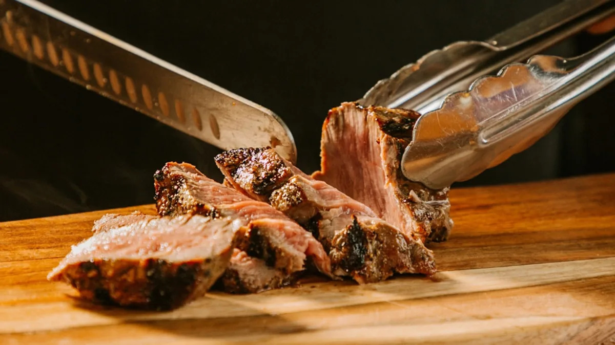 This Underdog Steakhouse Is Outshining Texas Roadhouse In Key Categories This Underdog Steakhouse Is Outshining Texas Roadhouse In Key Categories
