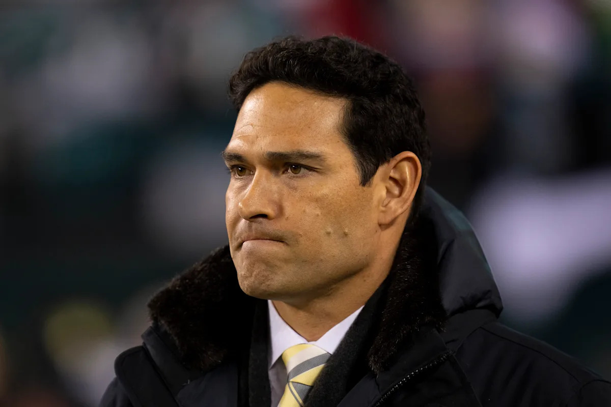 Security footage shows what Mark Sanchez was doing before and after stabbing in Indianapolis Security footage shows what Mark Sanchez was doing before and after stabbing in Indianapolis