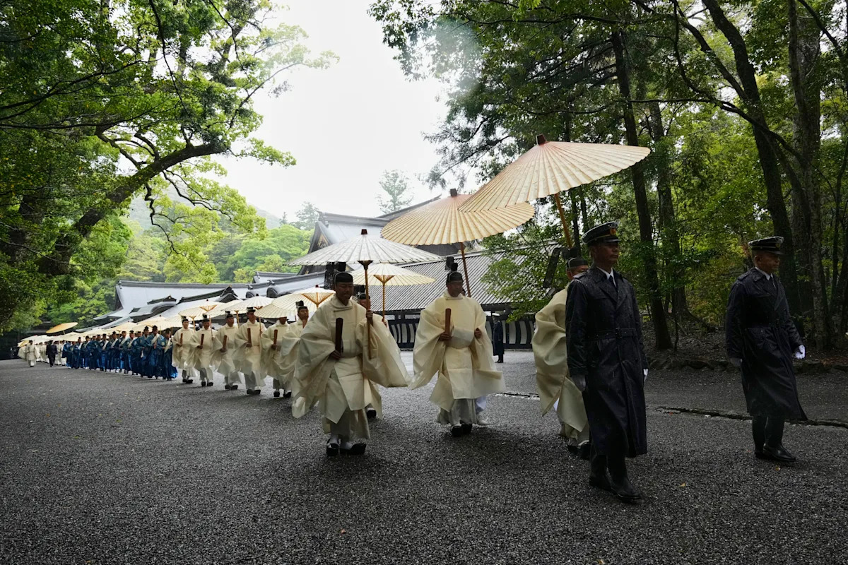 Japan’s most sacred Shinto shrine has been rebuilt every 20 years for more than a millennium Japan’s most sacred Shinto shrine has been rebuilt every 20 years for more than a millennium