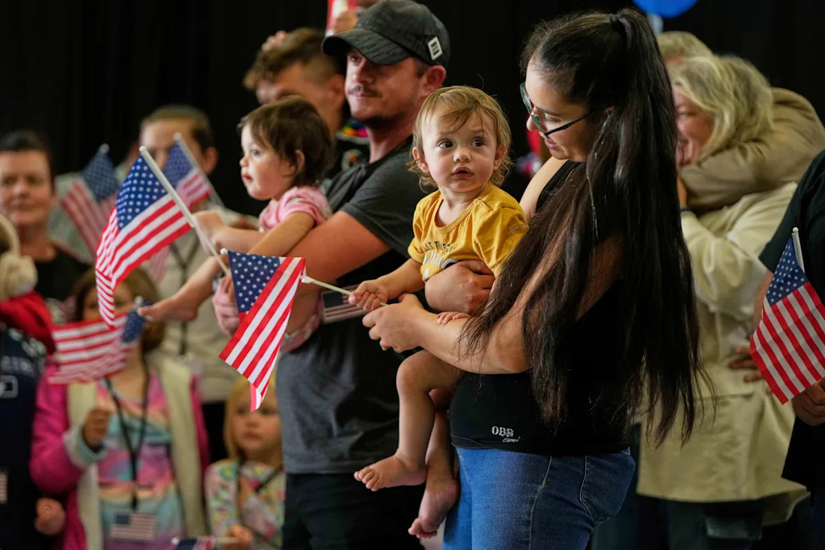 Trump considers cutting US refugee intake to 7,500, focusing on white South Africans, officials say Trump considers cutting US refugee intake to 7,500, focusing on white South Africans, officials say