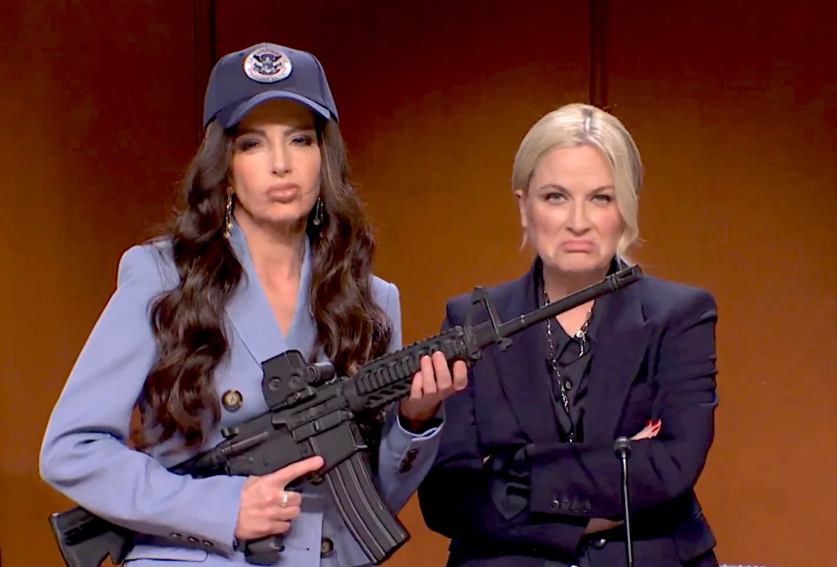 Tina Fey and Amy Poehler Play Kristi Noem and Pam Bondi as They Insult Senators and Defend Trump Tina Fey and Amy Poehler Play Kristi Noem and Pam Bondi as They Insult Senators and Defend Trump