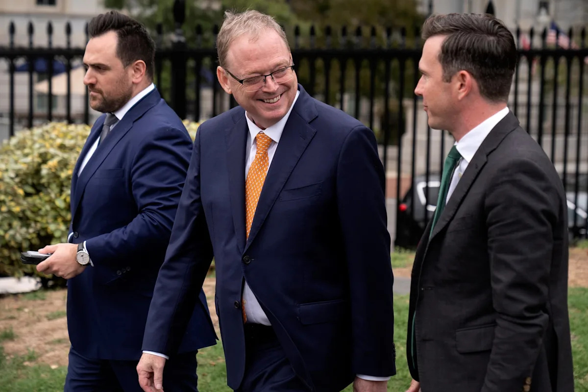 Hassett says layoffs will come if Trump thinks shutdown talks ‘are going nowhere’ Hassett says layoffs will come if Trump thinks shutdown talks ‘are going nowhere’